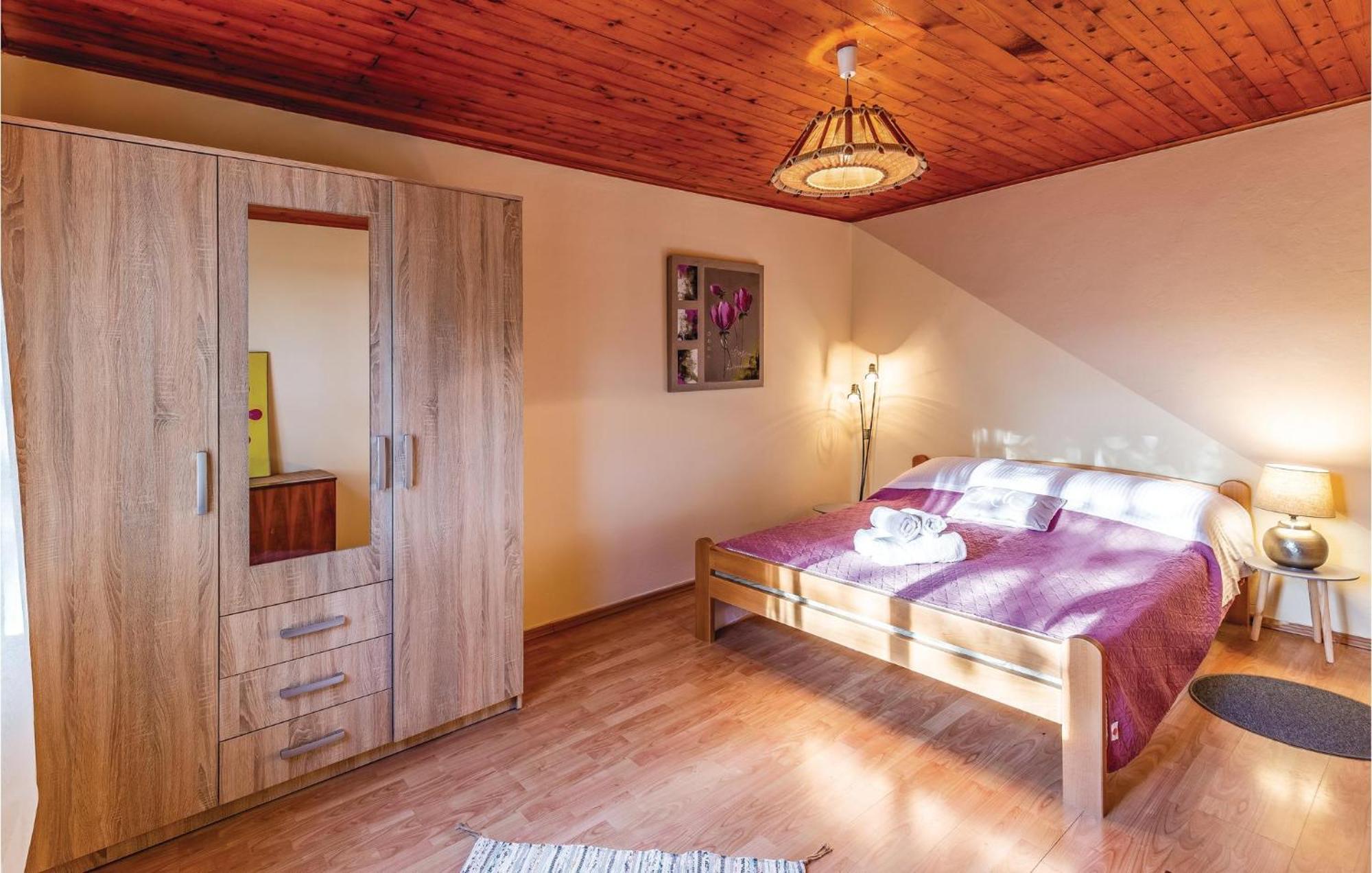 1 Bedroom Pet Friendly Home In Šišan Екстериор снимка