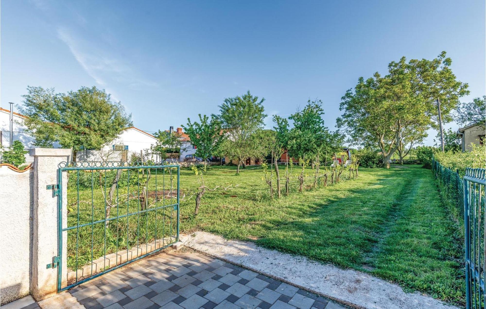 1 Bedroom Pet Friendly Home In Šišan Екстериор снимка