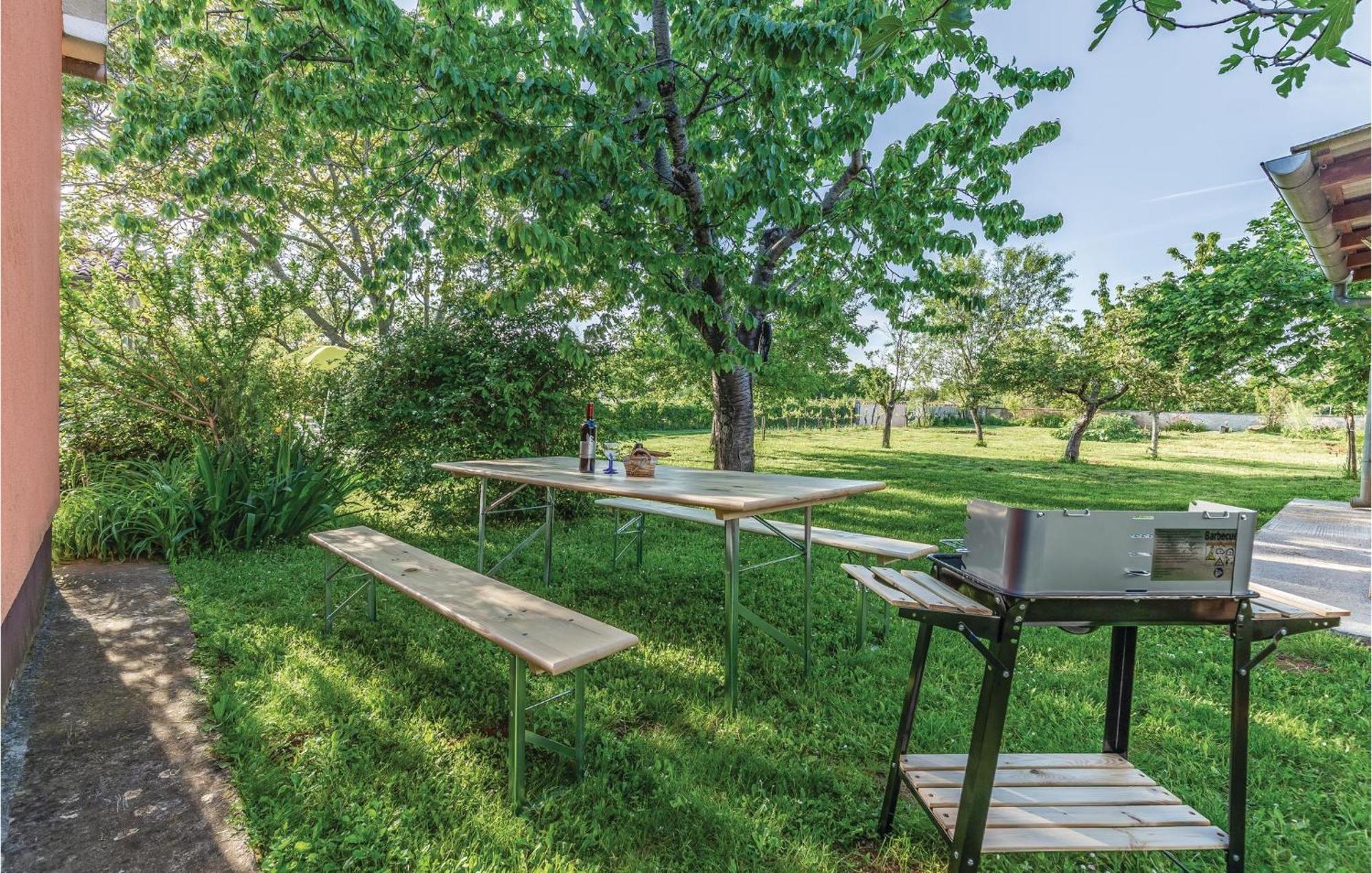 1 Bedroom Pet Friendly Home In Šišan Екстериор снимка